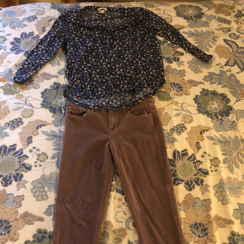 Old Navy Rockstar skinny jeans & H&am top outfit